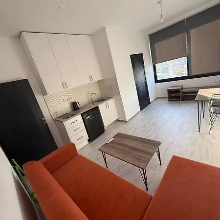 Апартаменти Cozy Getaway In Lefkoa
